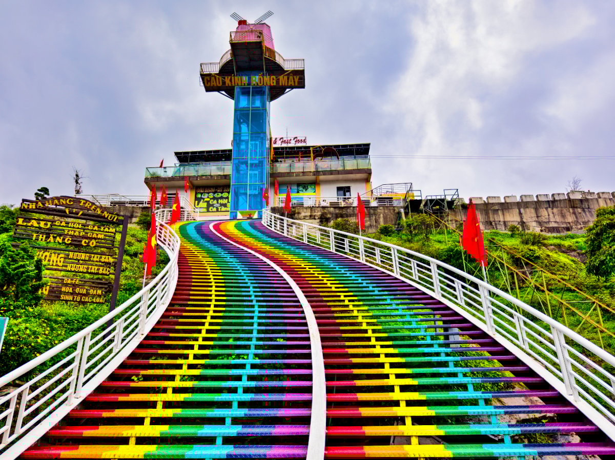 北越沙壩景點 龍雲玻璃天空步道